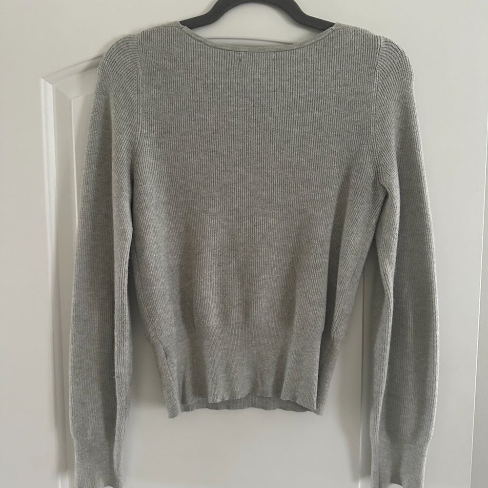 Leith Lightweight Sweater with Sweetheart V-Neck Detail - Size XXS - Loose Fit - Picture 3 of 6